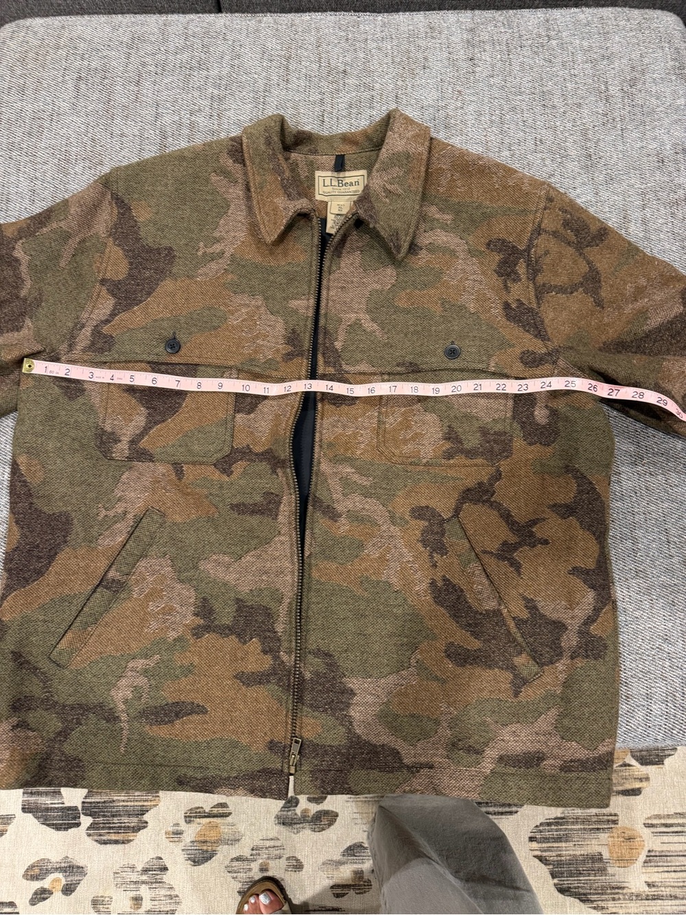 L.L.Bean Men's camo Wool Blend Zip Jacket - Picture 4 of 7